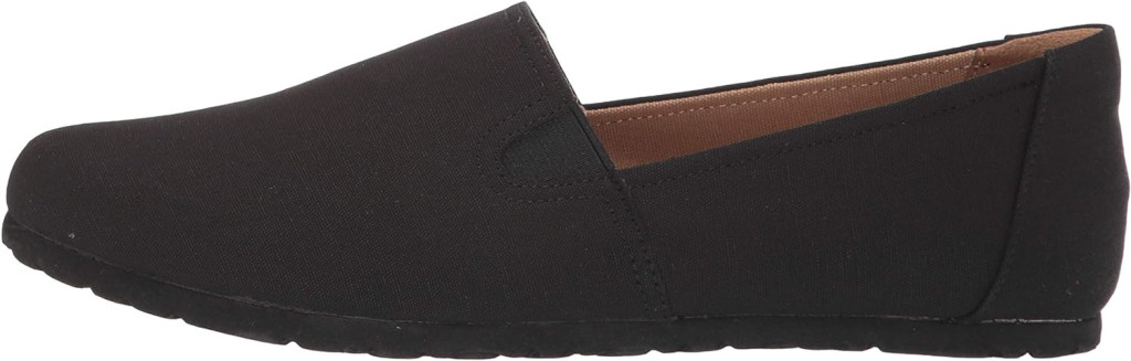 Amazon Essentials Womens Casual Slip-On Canvas Flat