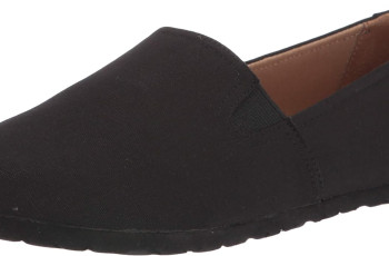 Amazon Essentials Women’s Casual Slip-On Canvas Flat Review