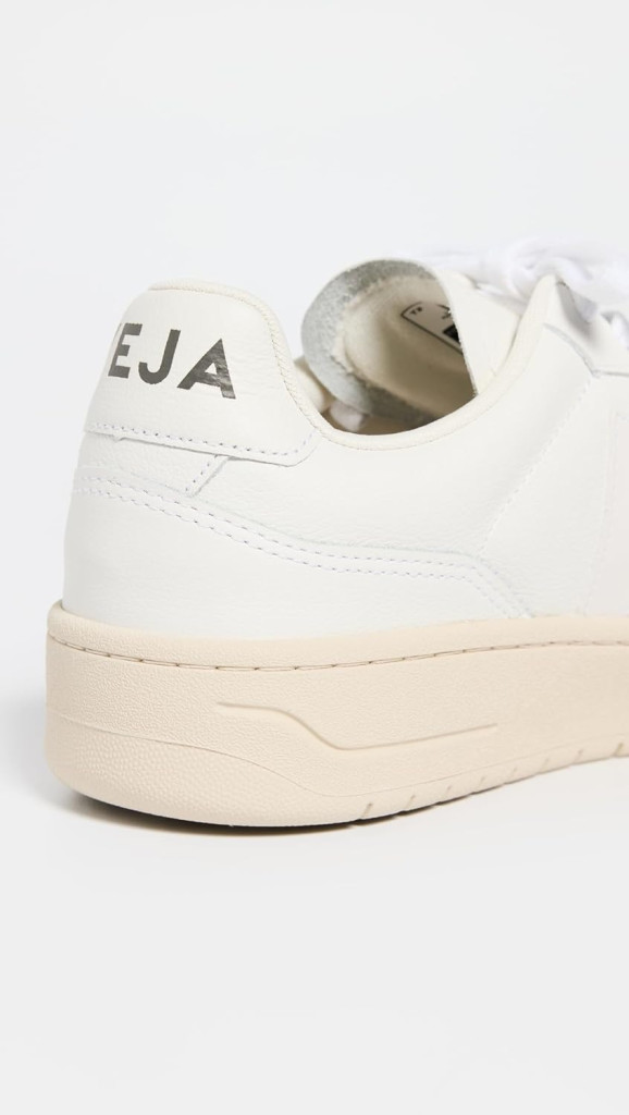 Veja Womens V-90 Sneakers