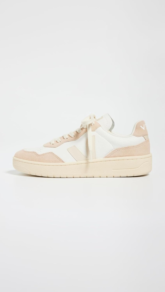 Veja Womens V-90 Sneakers