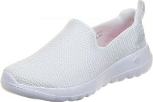Review of Skechers Women’s Go Walk Joy Sneaker